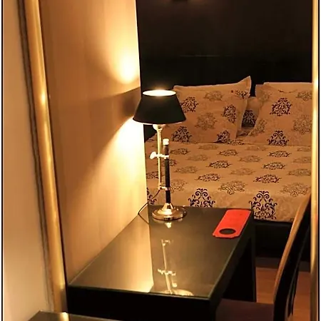 Les Ecuries De La Tour Hotel 3*