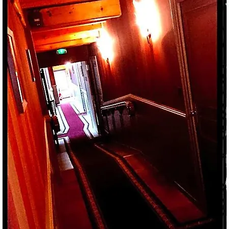 Les Ecuries De La Tour Hotel Aussonne