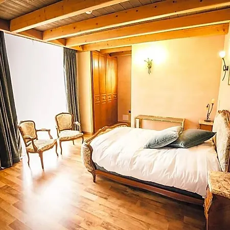 Les Ecuries De La Tour Szálloda