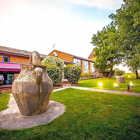Les Ecuries De La Tour Hotel Aussonne